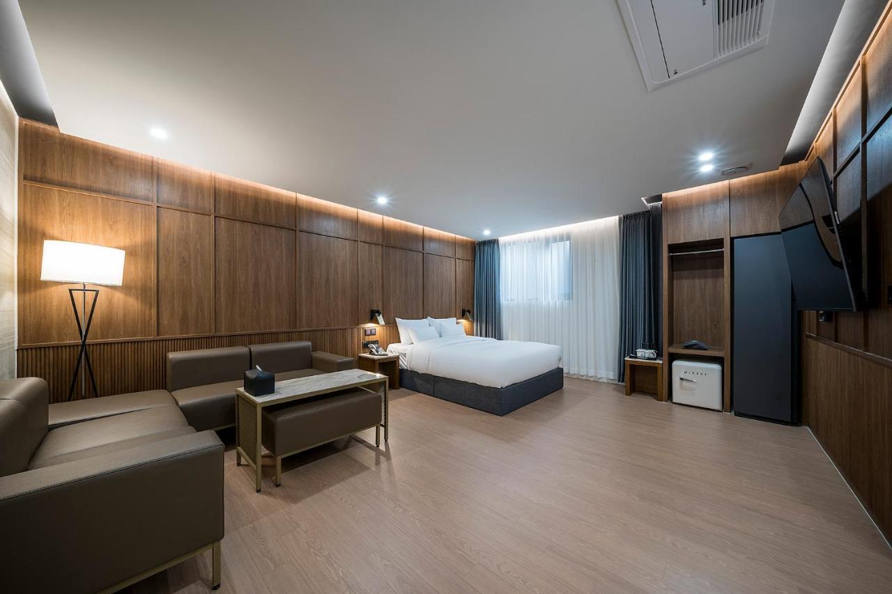 Brown Dot Hotel Pyeonghwa Plaza Mokpo Ngoại thất bức ảnh