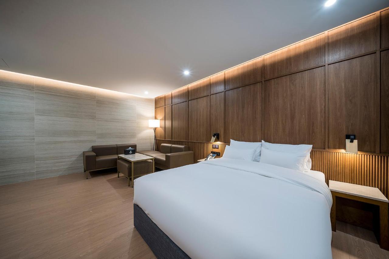 Brown Dot Hotel Pyeonghwa Plaza Mokpo Ngoại thất bức ảnh