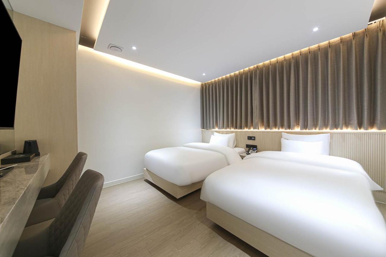 Brown Dot Hotel Pyeonghwa Plaza Mokpo Ngoại thất bức ảnh