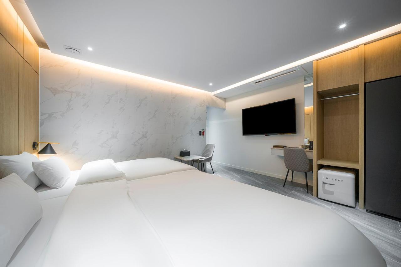 Brown Dot Hotel Pyeonghwa Plaza Mokpo Ngoại thất bức ảnh