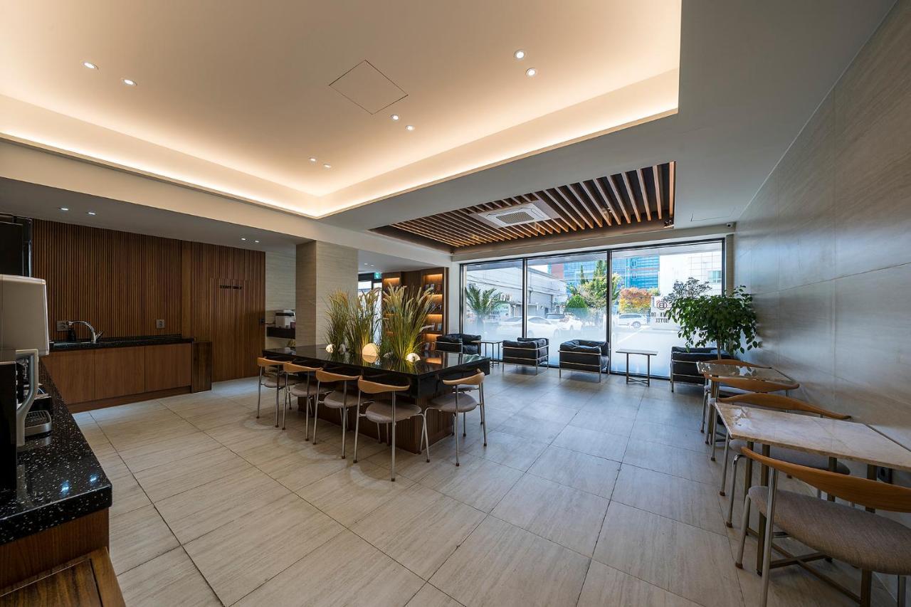Brown Dot Hotel Pyeonghwa Plaza Mokpo Ngoại thất bức ảnh