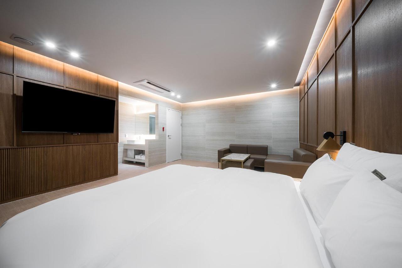 Brown Dot Hotel Pyeonghwa Plaza Mokpo Ngoại thất bức ảnh